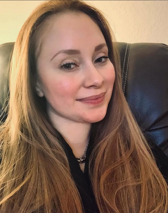 Cristal - Hair Stylist & Makeup Artist